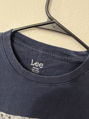 Lee Jeans Mens T Shirt Size M Blue American Flag Graphic on Front Short Sleeve