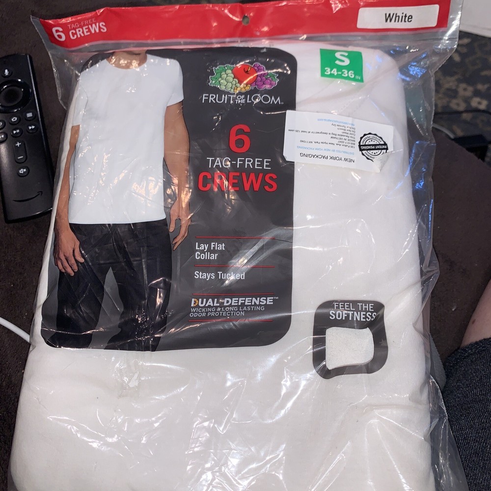 New Fruit Of The Loom Tag Free Crews White T-Shirts Small 6-Pack