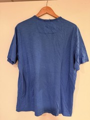 GORGEOUS LIMITED EDITION TOMMY BAHAMA LARGE V-NECK TEE