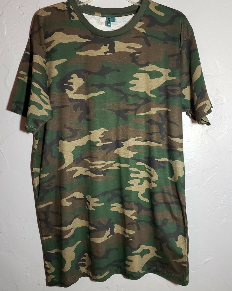 DISTRICT THREADS Men’s or Woman’s long Green/Brown CAMO t-shirt size LARGE