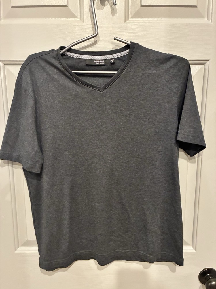 Murano Liquid Luxury Slim Fit V-Neck T-Shirt Men’s Medium Short Sleeve