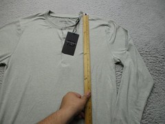 7 Diamonds Henley Shirt Mens Small Gray Core Long Sleeve Performance Tee Jersey