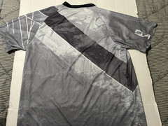 DAKINE XL ATHLETIC LIGHT WEIGHT SHORT SLEEVE SHIRT…SEE DESCRIPTION/CONDITION