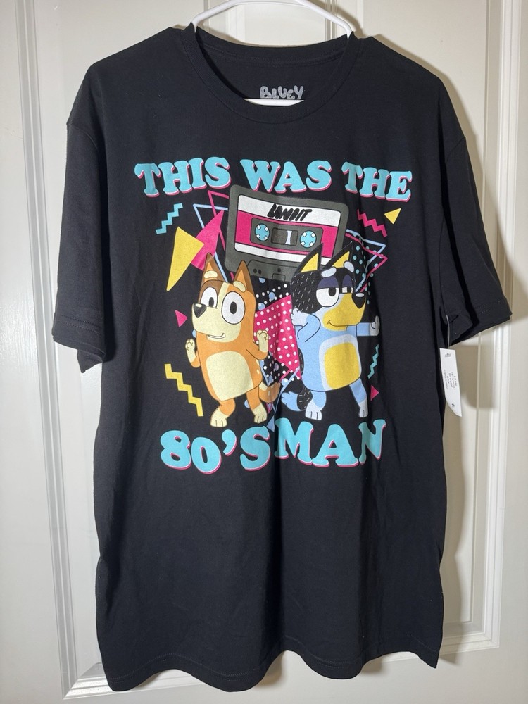 Bluey This Was The 80’s Man Bandit & Chilli Black Tee | Size L | NWT