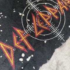 Def Leppard Tshirt Size Large Black White 2-Tone Colorblock Band Tee Rock
