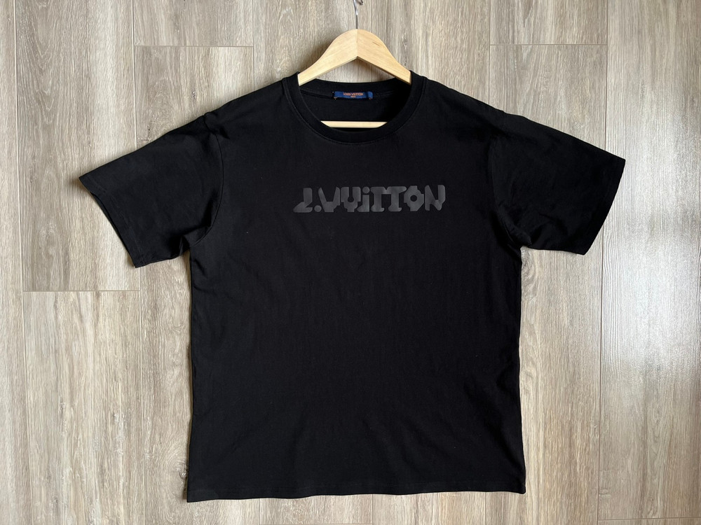 Louis Vuitton 2054 Thermoheat Reactive Print T Shirt Black MENS size M