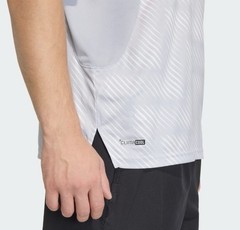 Adidas men’s tech apparel t-shirt fifa world cup 26/Size:2XL Color/ halo silver