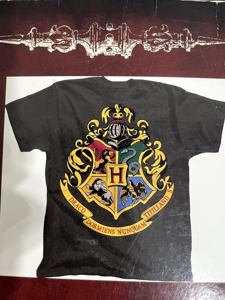 Harry Potter Hogwarts Shirt Mens Large Charcoal Gray Crest Graphic Bioworld