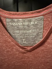 Banana Republic The Vintage T Men’s L Regular V-Neck Short Sleeve T-Shirt Red