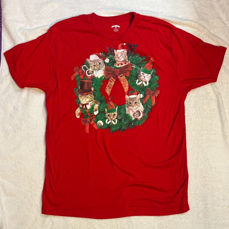 Holiday Time Cat Wreath “Meowy Christmas” Graphic T-Shirt Size L
