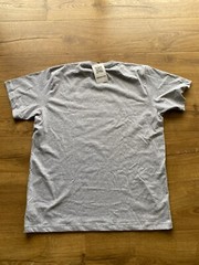idakoos T-Shirt “Use Multi-Million Dollar Satellites To Hunt Tupperware” NWT – L