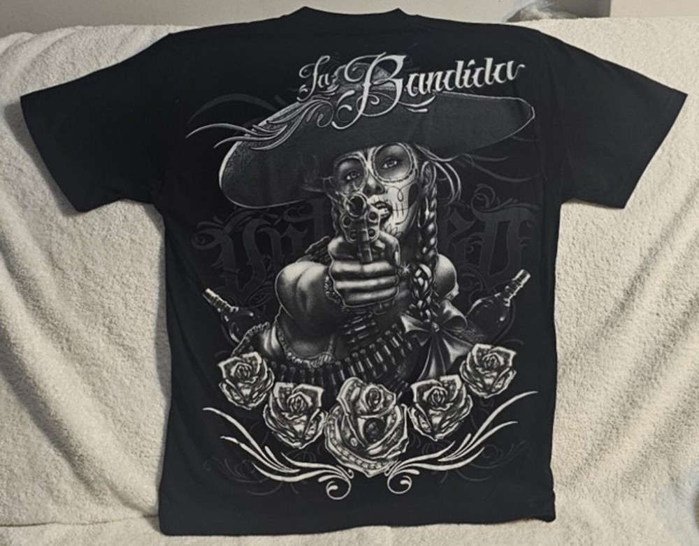 DAY OF DEAD LADY LA BANDIDA GUN PISTOL TEQUILA BULLET FLOWER ROSE T-SHIRT