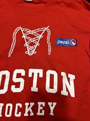 Gildan Boston Hockey Pepsi Red Long Sleeve Medium T-Shirt