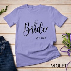 Bride Est. 2024 Bridal Wedding Matching Gifts Woman T-Shirt Unisex T-shirt