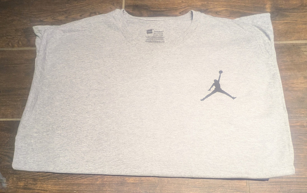 Hanes ComfortSoft Men’s 2XL Gray Tagless Crew Neck Short Sleeve Jumpman Tee
