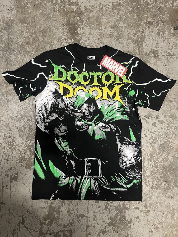 Marvel Doctor Doom Graphic Men’s T-Shirt Size (S) Masked Tyrant Comic Villain