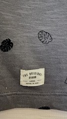 NWT Slim Fit Gray Leaf Print 100% Cotton Men T-Shirt Crew Neck Large Lightweight