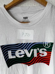 Levi’s Graphic Batwing Tee – White with Multicolor Wave Pattern – Size S