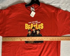 New Beatles Here They Come American Tour 1964 Shirt Red Size Large 2002 NWT