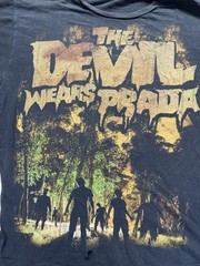 The Devil Wears Prada Band Tee Zombies Graphic t-shirt black adult LARGE holes