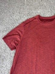 Tommy Bahama Soft Knit T Shirt Poly Blend Suede Plush Tee Size Small Red