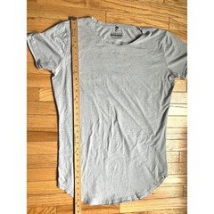 Alphalete Mens Scoop Neck Curved Scallop Hem T-Shirt Heather Grey Large