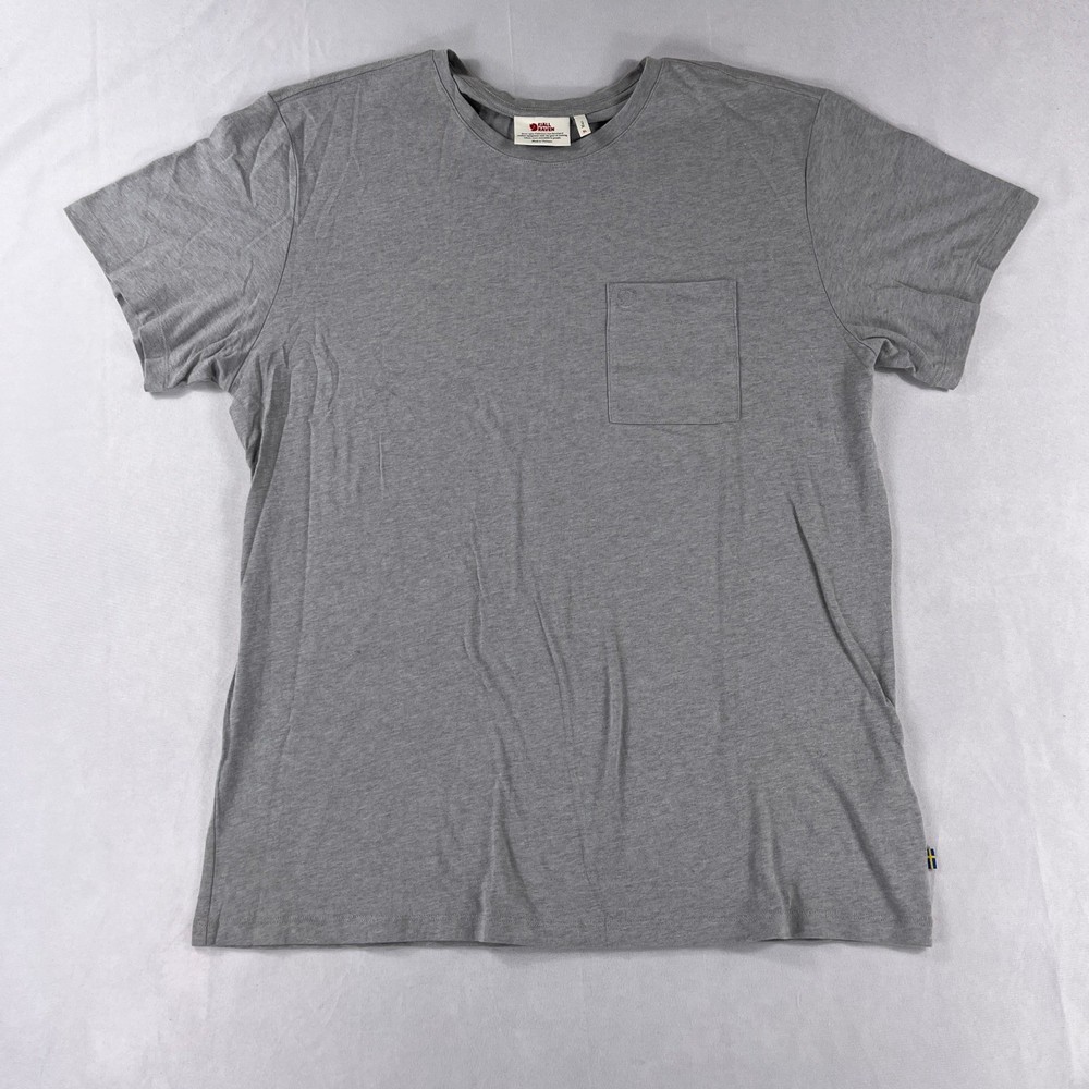 Fjallraven T-Shirt Mens XL Gray Short Sleeve Pocket Crew Neck Logo Cotton Tee
