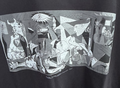 Pablo Picasso Guernica painting Surrealism Black Sols 11500 High Quality shirt L