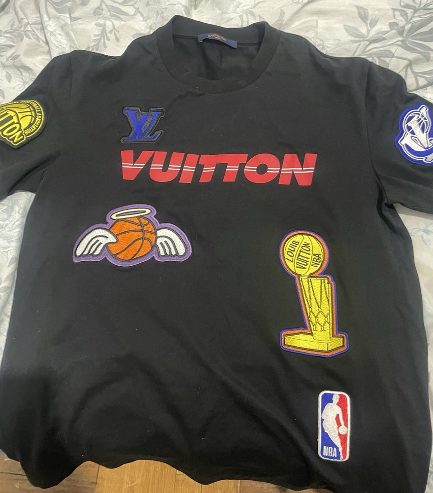 Louis Vuitton x NBA Men’s L Black Graphic Logo Tee Embroidered Patch Crewneck