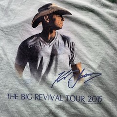 Kenny Chesney t shirt adult MED Country Music 2015 The Big Revival Tour Rodeo