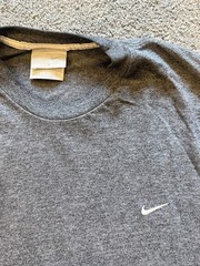 Vintage Nike Mini Swoosh T-Shirt Gray Embroidered Logo Men’s Large Y2K