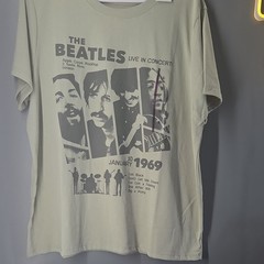 The Beatles Live in Concert Men’s Green XL Crew Neck Short Sleeve Graphic Tee