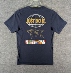 Nike Men’s Small Navy Short Sleeve Graphic Tee World Globe Logo National Flags