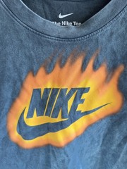 Nike Sportswear – Go Like Hell – Men’s T-Shirt Size S Small – HF6162-071