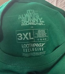 3XL – Loot Crate exclusive Its Always Sunny In Philadelphia Graphic Tee