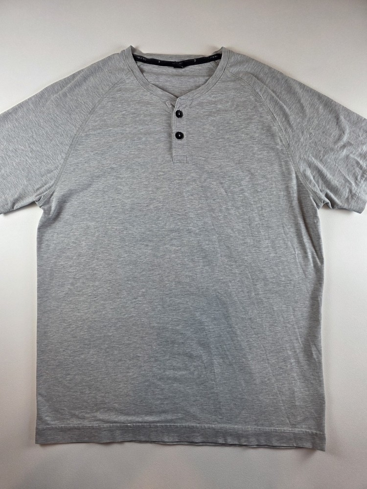 Public Rec Men’s Go-to Henley Tee Gray Stretch Short Sleeve Shirt Sz M