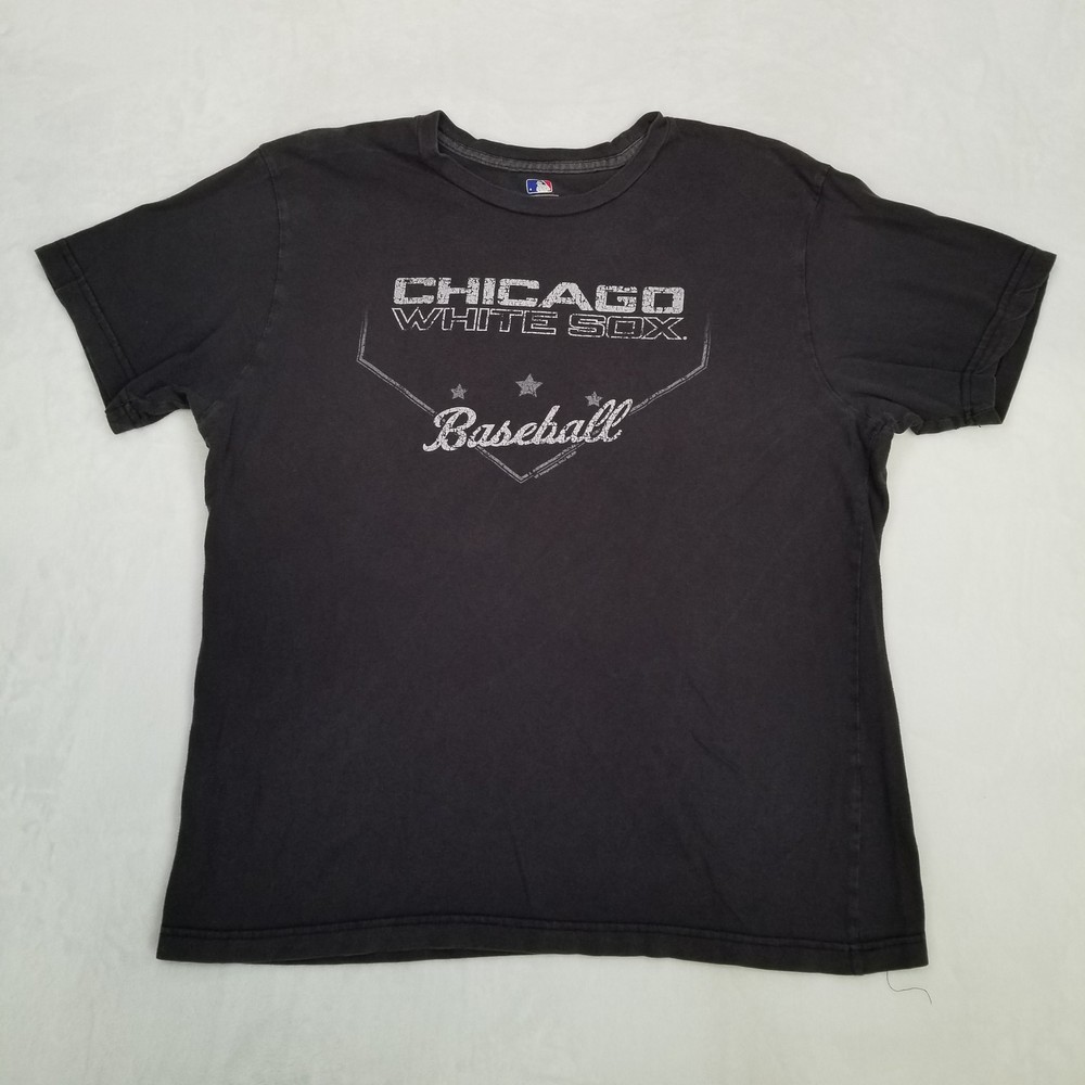 Chicago White Sox Men’s Black Distressed MLB Baseball Graphic T-Shirt Large