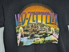 2003 Myth Gem LTD. LED-ZEPPLELIN Houses Of The Holy T-Shirt Adult Small