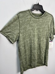 Champion Sz Medium Green Camo AOP Sport Tee Men’s Anti-Odor Wicking