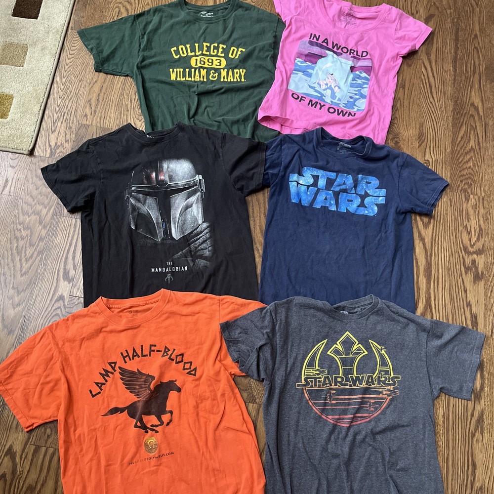 Lot of 6 graphic T-shirts, COTTON. Mixed content, Star Wars, Disney, etc.. ￼