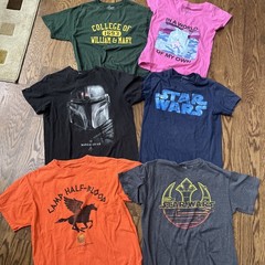 Lot of 6 graphic T-shirts, COTTON. Mixed content, Star Wars, Disney, etc.. ￼