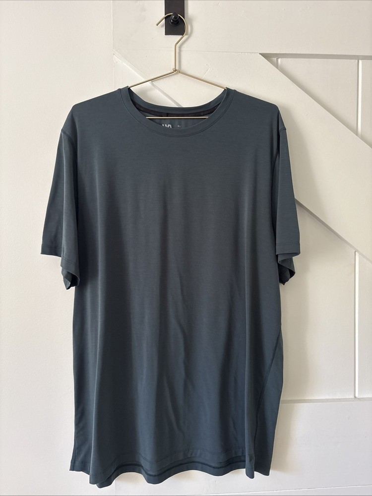 VRST Men’s Icon Tee Size XL T-Shirt Green Soft Active Workout Gym Wear