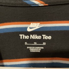 Nike Sportswear Men’s Black/Burnt Sunrise Club Men’s T-Shirt Size XL