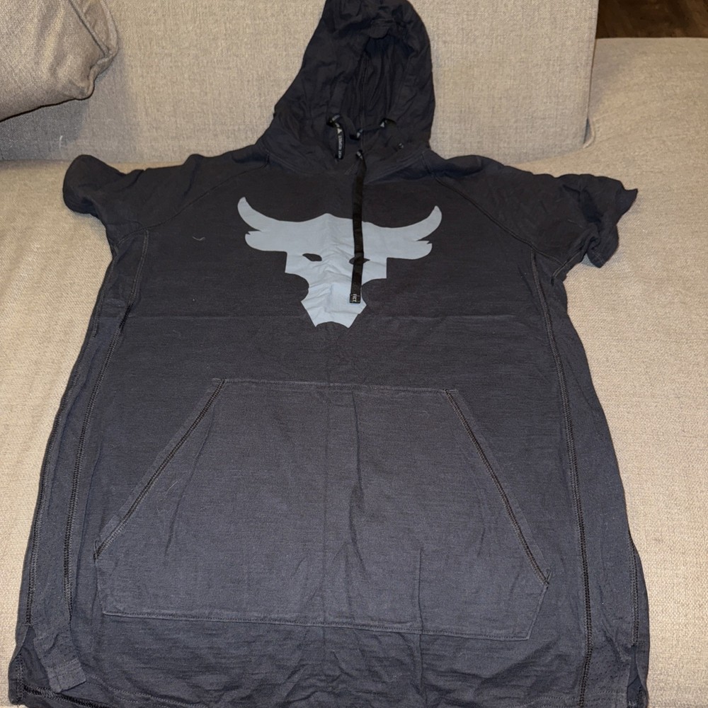 Under Armour Project Rock Hoodie T-Shirt with Kangaroo Pocket P2P 19 In T2B 29in
