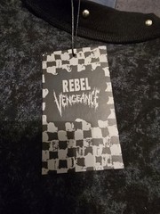 Rebel Vengeance size XL Cropped Washed Embellished Shirt Black.