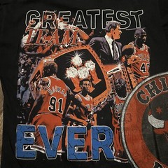 Sergio Calabasas Bulls Micheal Jordon NBA Champions Tee Men’s Medium Oversized