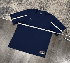 Vintage 90s Y2K Nike Athletic Shirt—Embroidered Swoosh Team Patch—Men’s Medium