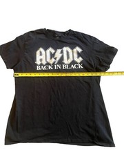 Men’s ACDC Back In Black T Shirt Size L Solid Black Raised Scratch Print Logo