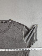 Fiji Men Shirt M Gray V Neck Short Sleeve Flat Front Comfort Pullover Tee Casual