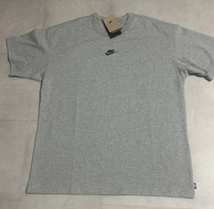 The Nike Tee Men’s Embroidered Center Logo Heavy Crewneck T Shirt Gray Size L